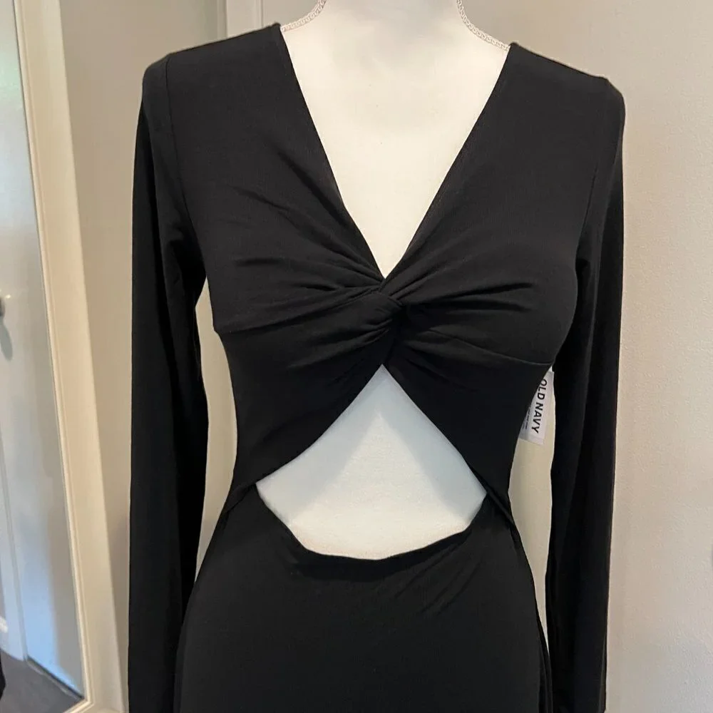 NWT Old Navy Fit & Flare Twist Front Cutout Black maxi dress, Size Med - Picture 2 of 9